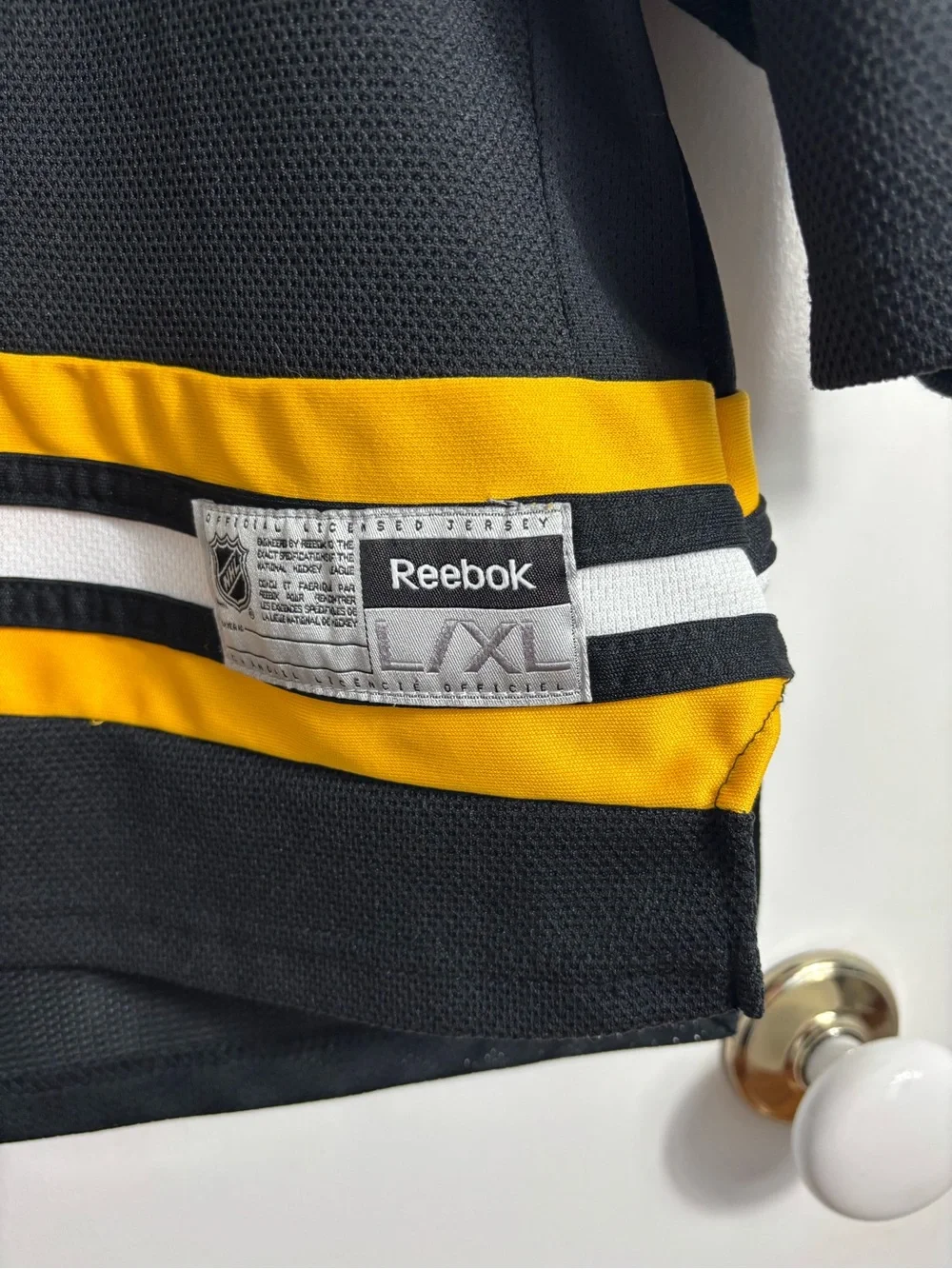 Reebok Boston Bruins Tim Thomas #30 NHL Hockey Jersey Youth L/XL Black Yellow